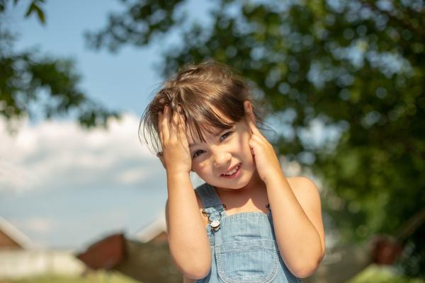 Tinnitus bij kinderen: oorzaken en tips